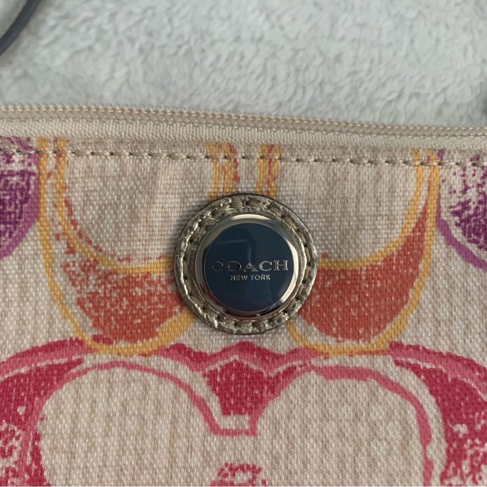 Mini Coach Wallet - Picture 3 of 5